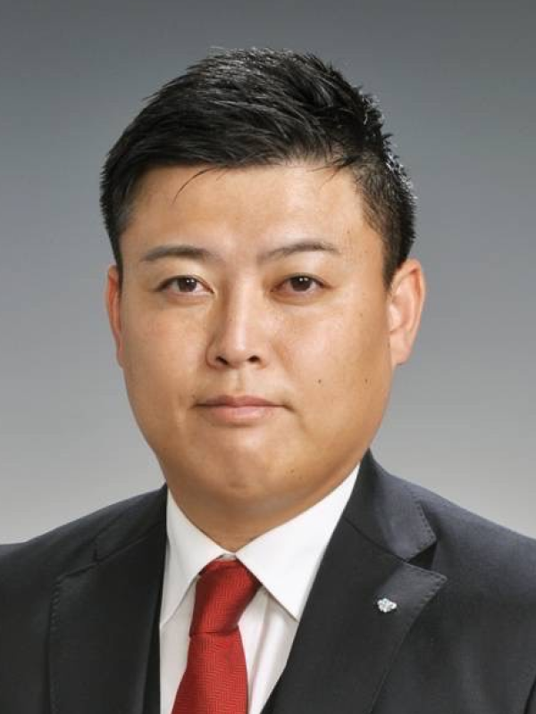新美　慶太郎